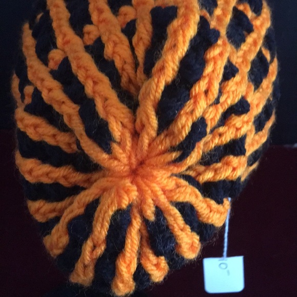 HAND LOOMED - Picture 6 of 8